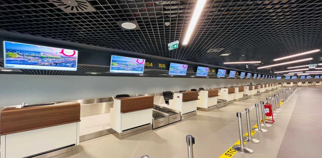 Qantas Airlines BEG Terminal