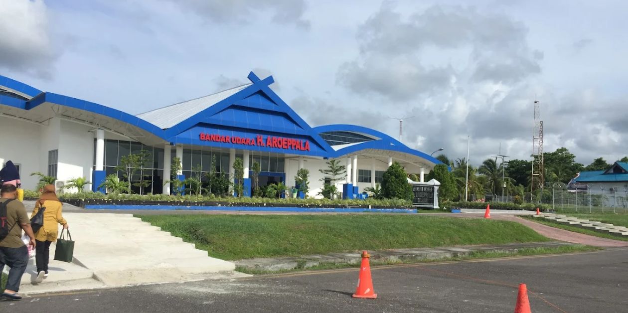 Lion Air KSR Terminal - H. Aroepala Airport
