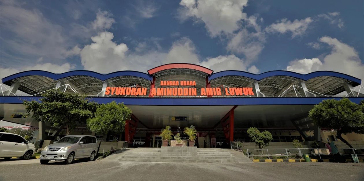 Lion Air LUW Terminal - Syukuran Aminuddin Amir Airport