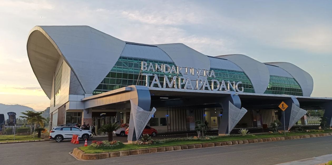 Lion Air MJU Terminal - Tampa Padang Airport