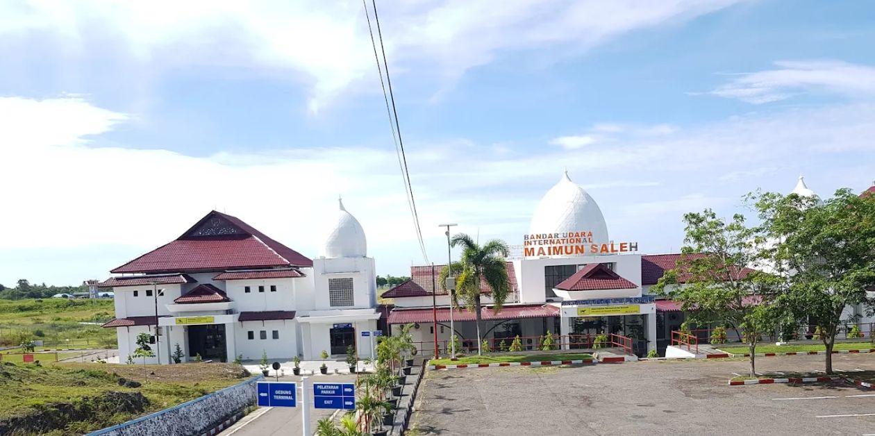 Lion Air RGT Terminal - Japura Airport