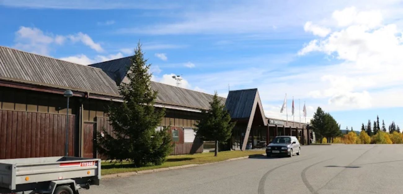 Fagernes Airport, Leirin
